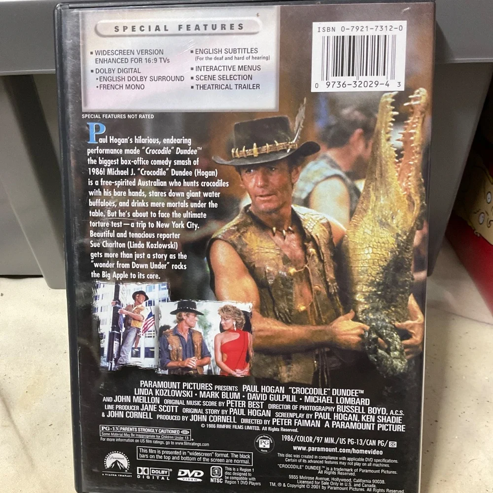DVD - Crocodile Dundee.  V165